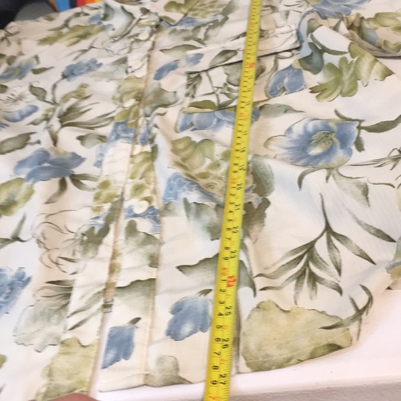 SZ 22 Top Career Blouse,Floral,Cream,Blues& Green,Short Sleeves,Flap Pocket EUC - Picture 10 of 11